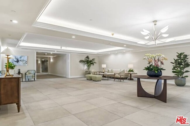 Building Photo - 300 N Swall Dr