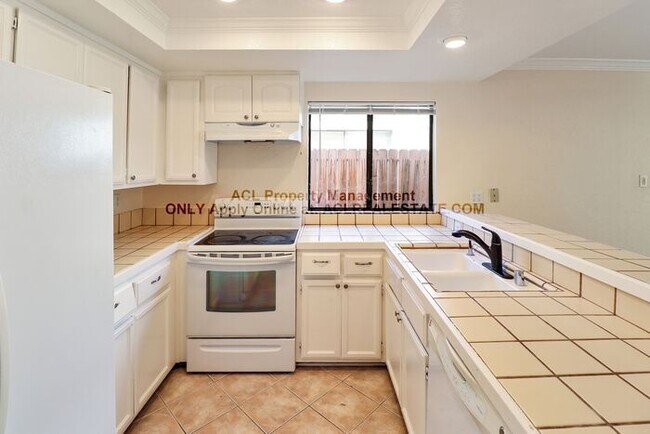 Building Photo - 221 Mitchum Dr