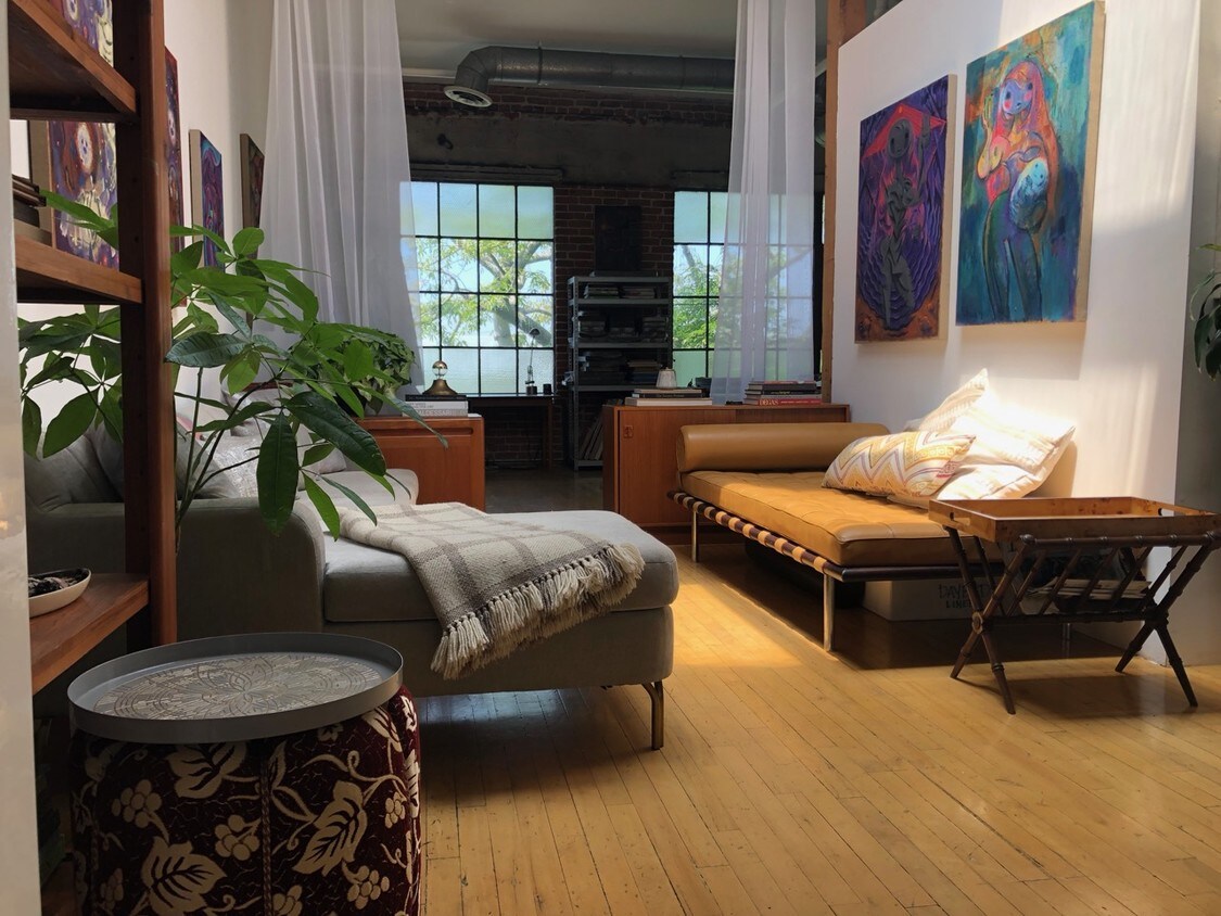 Foto principal - 1250 Long Beach Ave