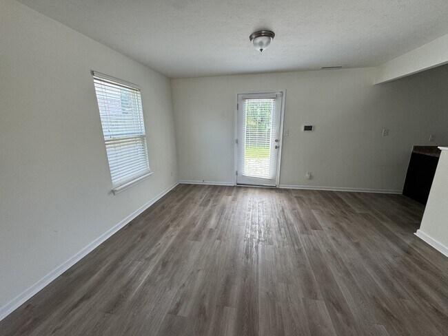Building Photo - 985 Shenandoah Way
