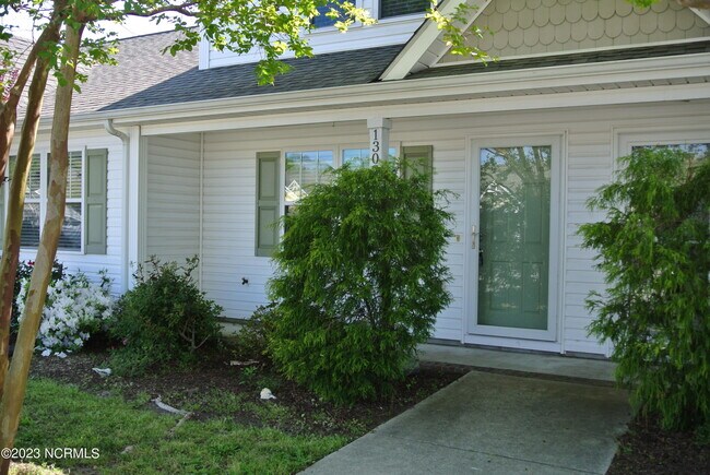 Building Photo - 1302 Pirates Lndg Dr