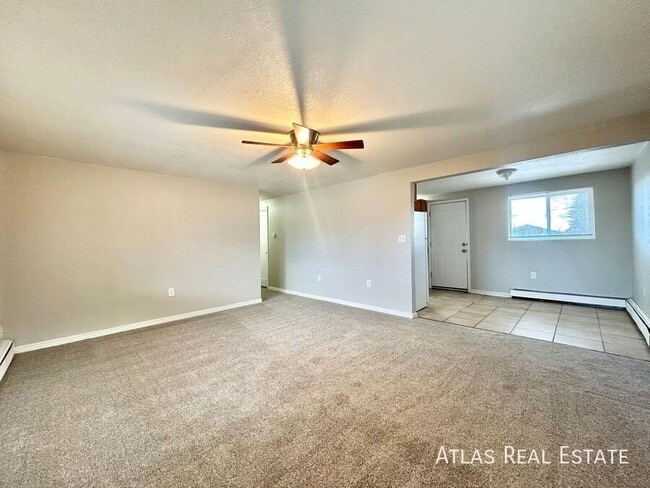 Foto del edificio - 874 Linley Ct