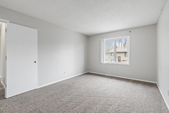 Building Photo - Juniper Meadows