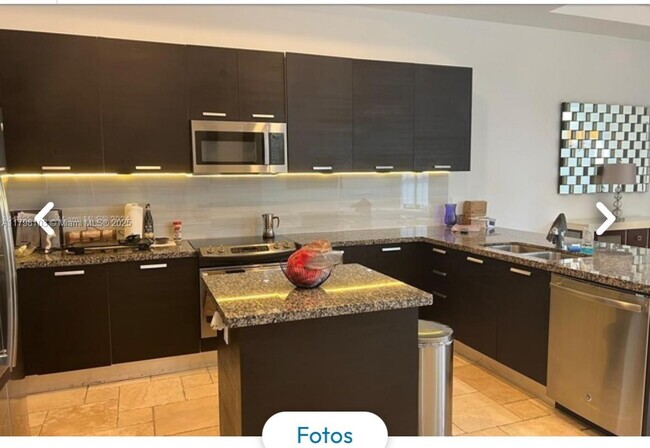 Foto del edificio - 5200 NW 83rd Ct