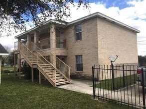 Building Photo - 19 Lilia Dr