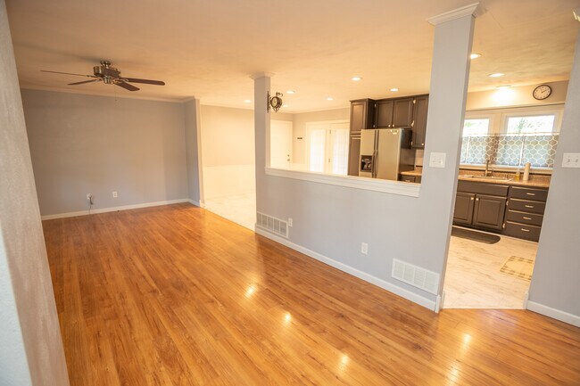 Foto del edificio - 710 Earl Lee Dr