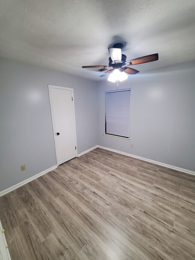 Foto del edificio - 8877 Burnham Way