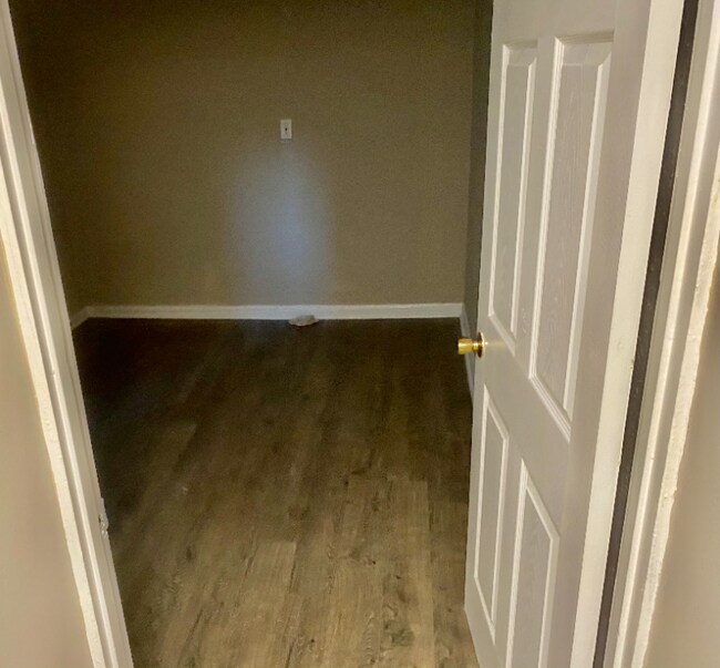 Building Photo - 2771 Robertson Ave