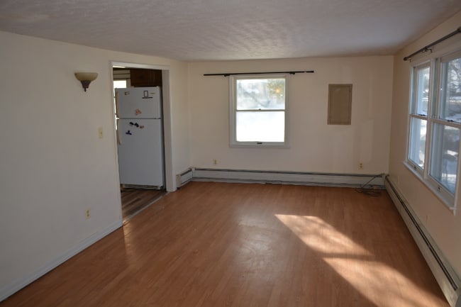 Building Photo - 6758 Benton Rd