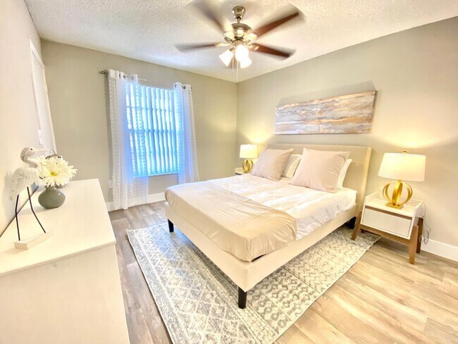 Foto del edificio - Landings at Pembroke Lakes