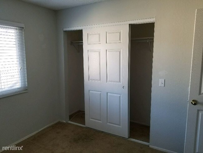 Building Photo - 1037 Mohr Ln