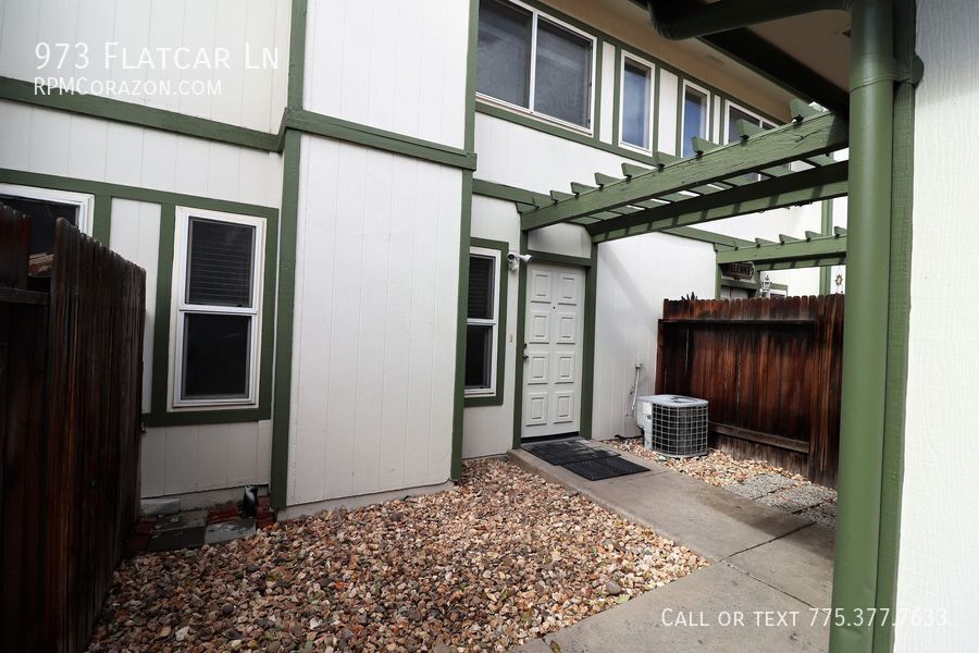 Foto principal - 973 Flatcar Ln