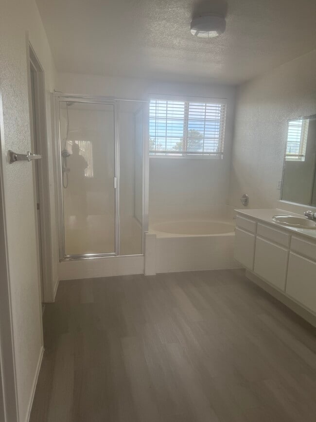 Building Photo - 37916 San Carlos Way
