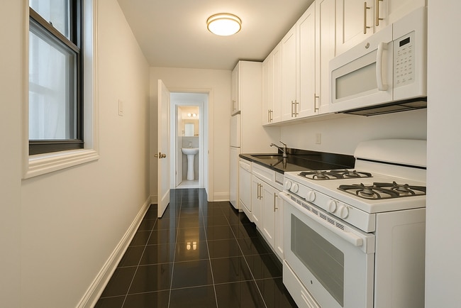 Foto del edificio - 156 E 83rd St