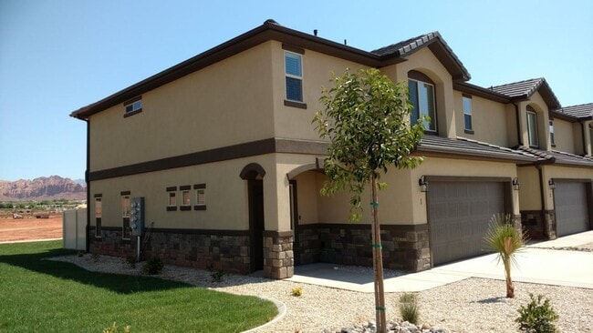 Foto del edificio - 3 Bedroom, 2.5 Bathroom Townhome Available...