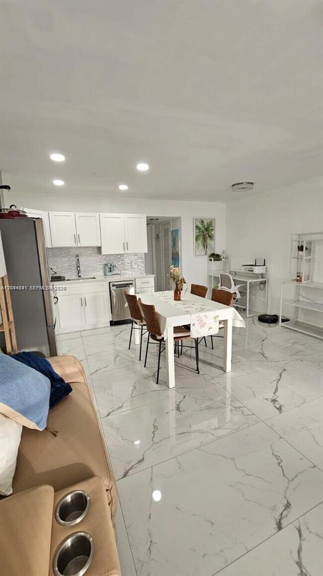 Foto del edificio - 340 Oakridge S