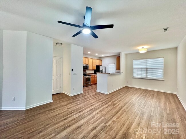 Foto del edificio - 13310 Erwin Rd