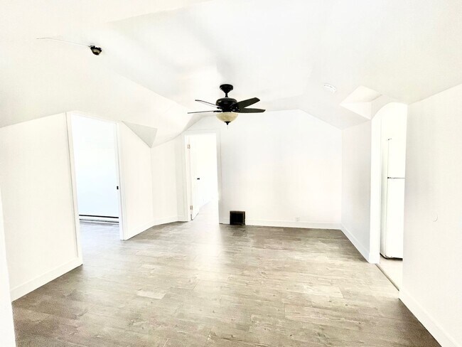 Foto del edificio - Gorgeous Remodeled 2 Bed, 1 Bath on South Hill!