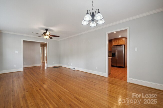Foto del edificio - 1818 Woodland Dr