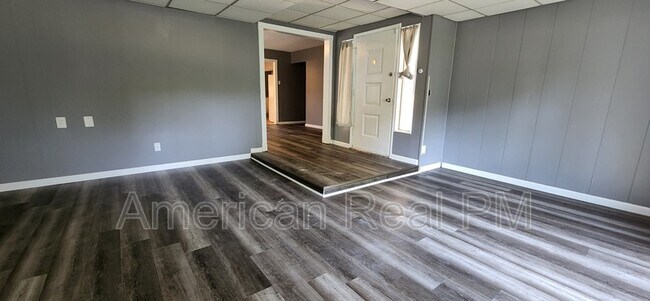 Foto del edificio - 855 Claver Ln
