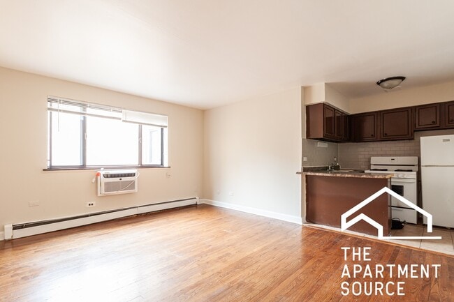 Photo - 6011 N Winthrop Ave Apartment