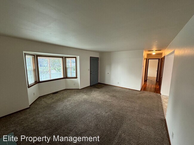 Building Photo - 3 br, 1.5 bath House - 1942 NW Garryanna Pl.