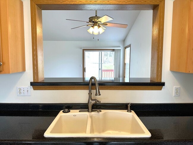 Foto del edificio - 482 Fox Ln