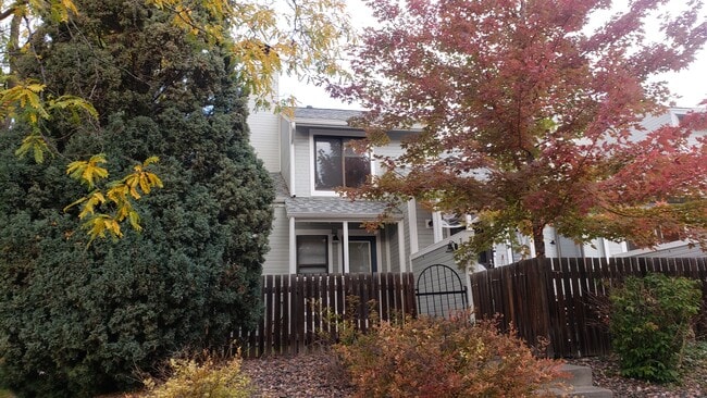 Building Photo - 412 Owl Dr