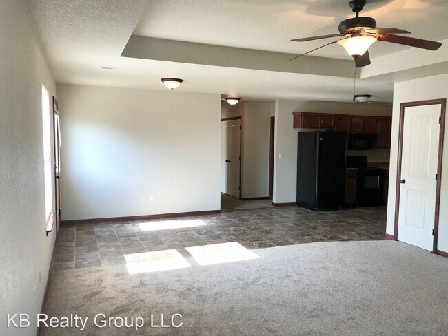Building Photo - 3 br, 2 bath House - 125 SE Rose Garden Lane