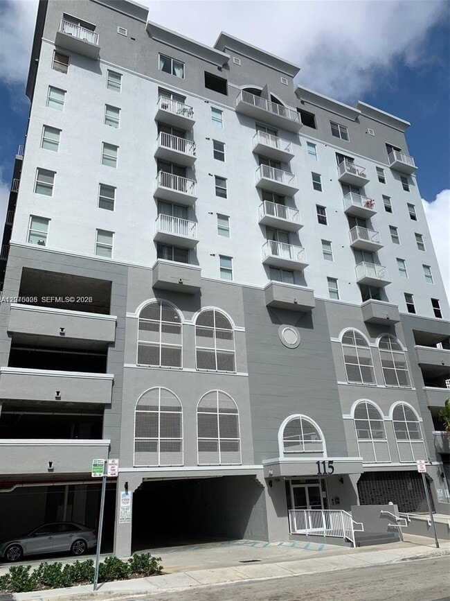Building Photo - 115 SW 11th St