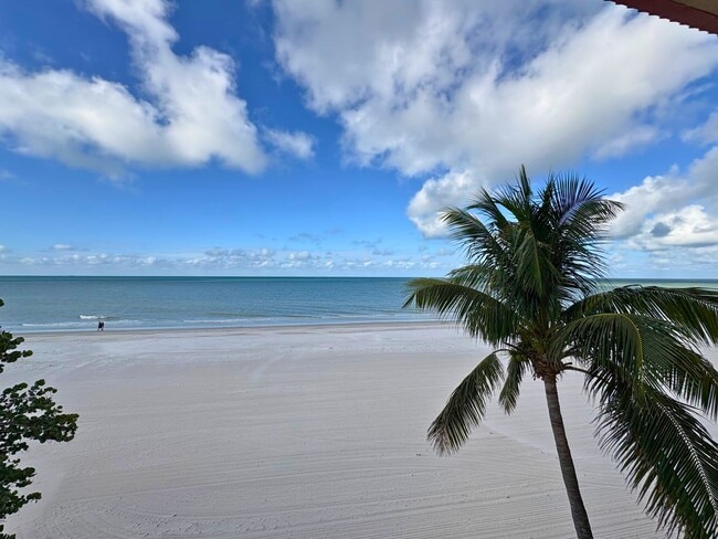 Building Photo - Calling All Snowbirds! 2-Bed, 2-Bath Condo...