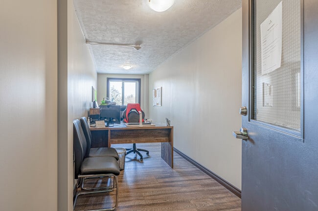 Photo du bâtiment - Hillcrest Apartments