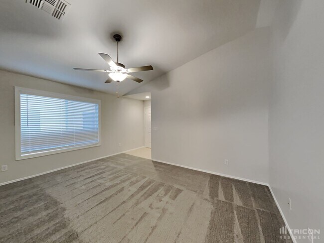 Foto del edificio - 1492 E Stirrup Ln
