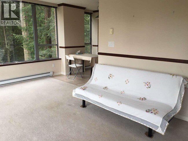 Building Photo - 5639 Hampton Pl