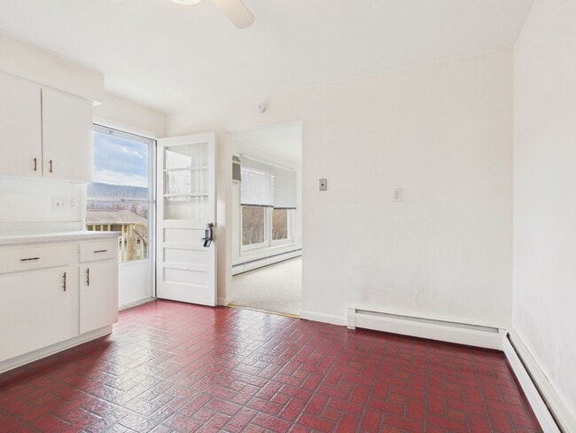 Foto del edificio - 904 Mount Pleasant Rd