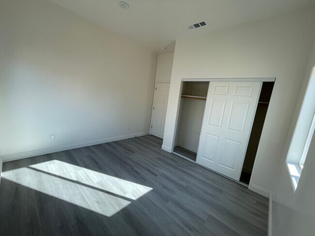 Foto del edificio - 8242 Yarrow St
