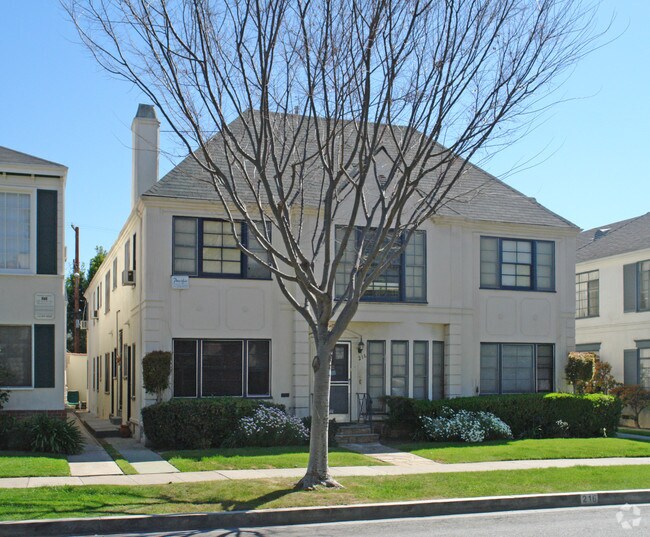 Building Photo - 216 S Reeves Dr