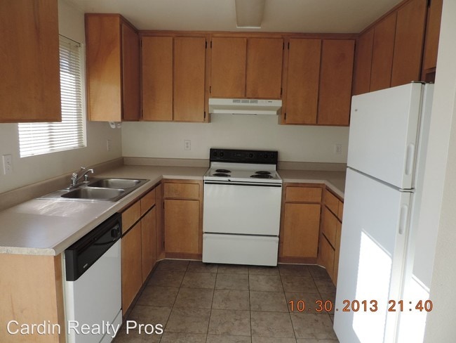 Building Photo - 1264 W Newlands Dr