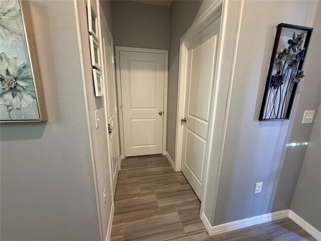 Foto del edificio - 5151 Adelaide Dr