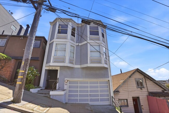 Building Photo - 2115-2117-2117 22nd St
