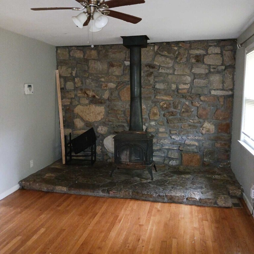 Building Photo - 2308 Brookline Dr NW