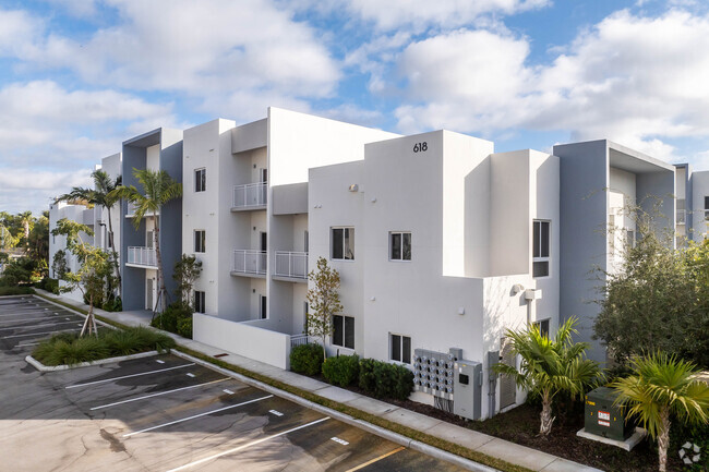 Building Photo - Atlantica at Dania Beach