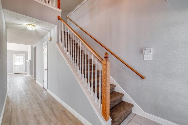 Building Photo - 16205 Glorious Ln