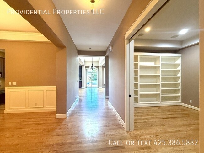 Foto del edificio - 700 5th Ave S