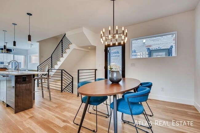 Building Photo - 1230 25th St