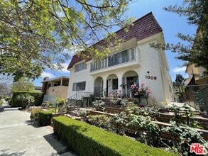 Building Photo - 1008 17th St