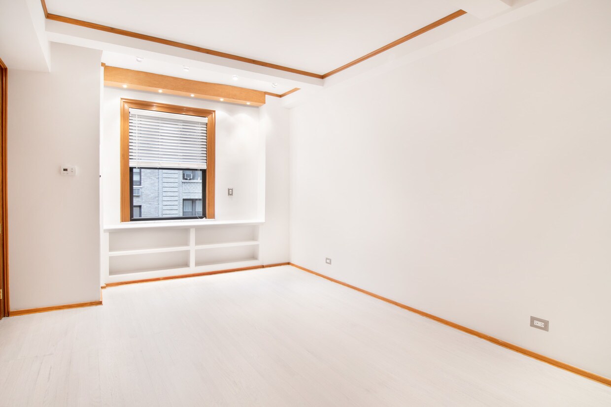 Primary Photo - 150 W 58th St