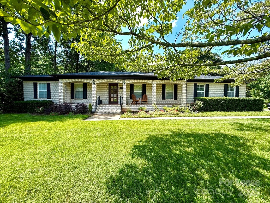 Primary Photo - 4371 La Brea Dr