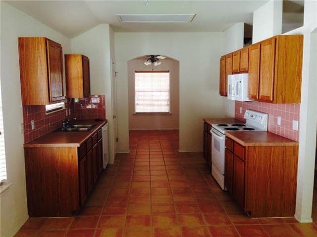 Building Photo - 208 McKennas Cove