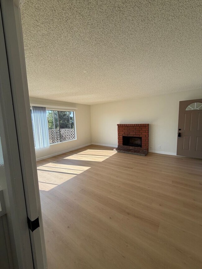 Foto del edificio - 24802 Sherwood Way